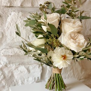 Ramo de temporada en verde y blanco