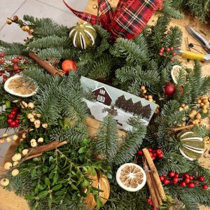 Taller Corona de Navidad PEQUES - 13 de Diciembre 2025