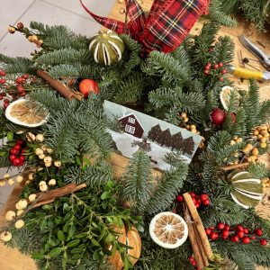 Taller Corona de Navidad PEQUES - 13 de Diciembre 2025